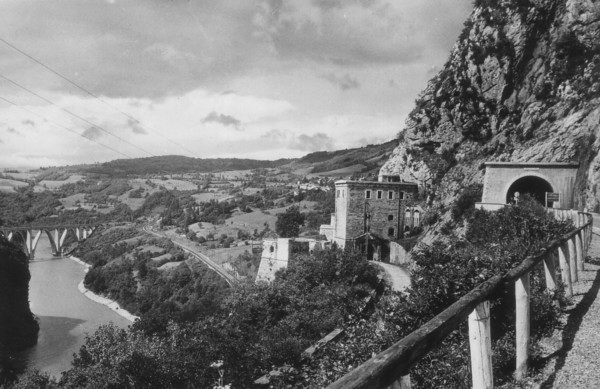 Le Fort l'Ecluse et le viaduc de Longeray