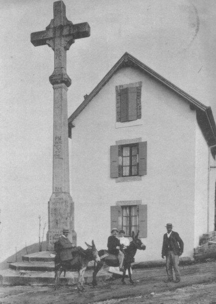 La Croix de Monnetier et le Chalet