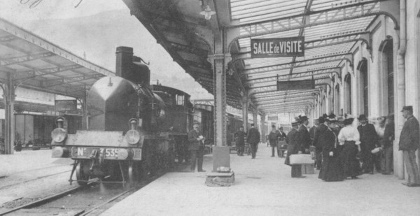 Train de voyageurs à Bellegarde