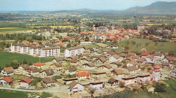 La « tour Eiffel » de Saint-Julien (ap. 1960)