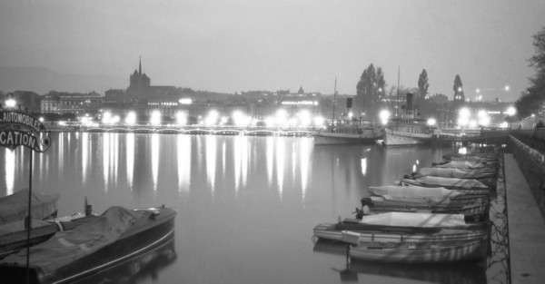 Le pont du Mont-Blanc de nuit (octobre 1931)