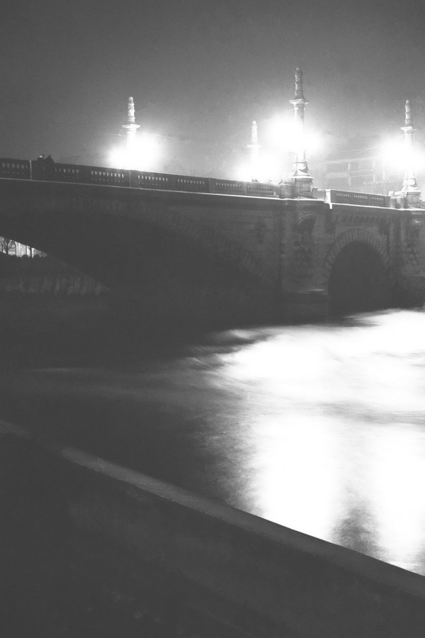 Genève, pont de la Coulouvrenière et ses candélabres de nuit (fév. 1936)