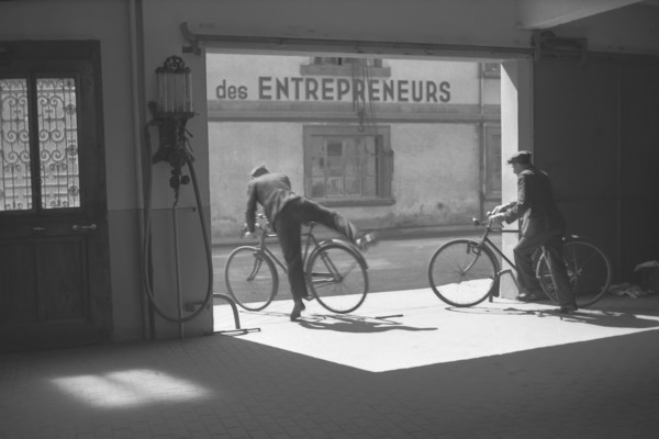 Sortie de l’atelier (1938)