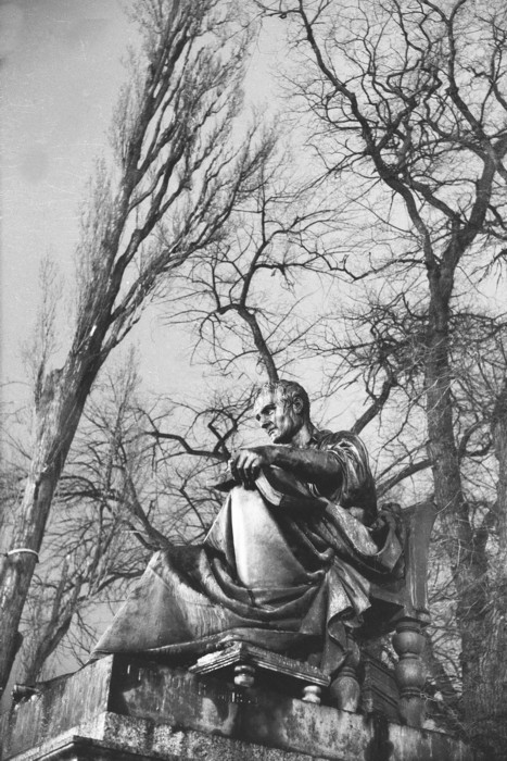 Monument Rousseau (déc. 1946)