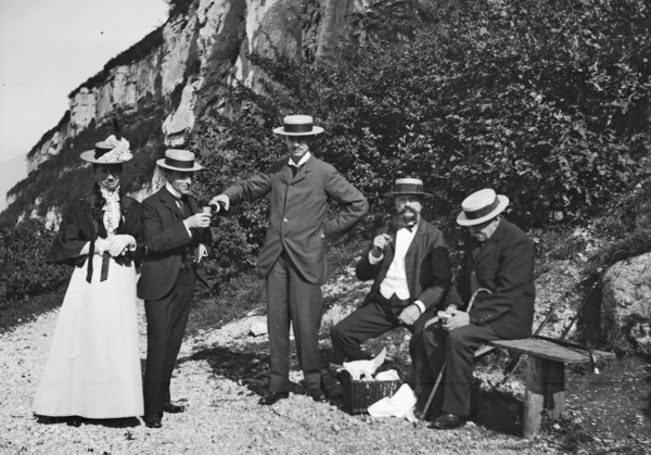 Les Voûtes de l´Ermitage à Monnetier (1/3) (v. 1900)