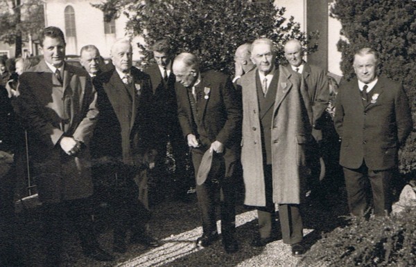 Remise de médailles à Archamps (v. 1967)
