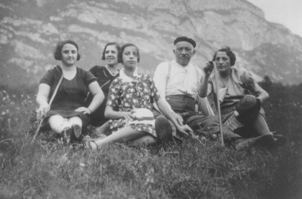 Promenade familiale à Bossey (1948)