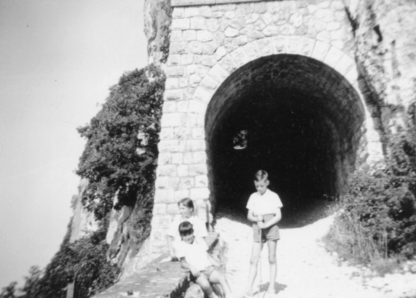 Le tunnel du chemin de fer (1961)