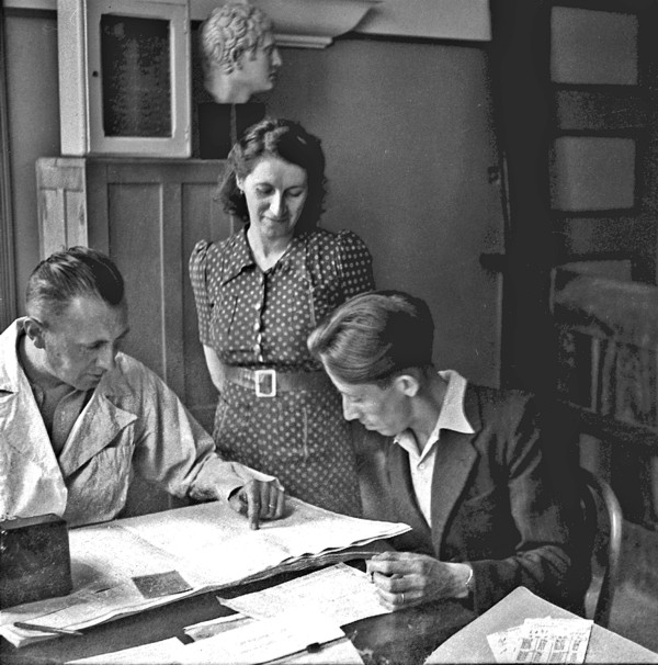 Personnel de l’usine de cartes postales Dannenmüller (3/4)