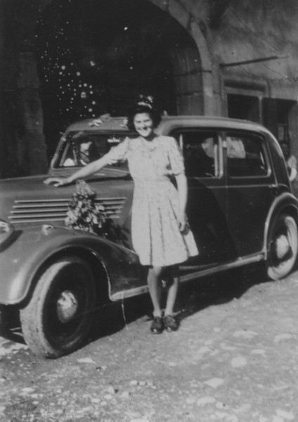 La jeune femme et la voiture (1944)